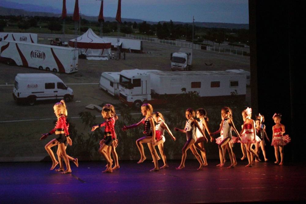 Cirque ambulant la parade 1
